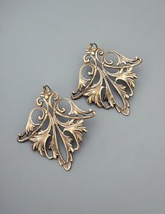 "Vintage Jewelry - Vintage Earrings - Art Nouveau Earrings - Brass Earrings - Statement Earrings - Chloe's Vintage Handmade Jewelry I love these Art Nouveau earrings! A gorgeous graceful natural leaf shape. So stunning. Chloe says, Wear them and feel fabulous!\" They measure 2\" long from the top of the ear wire. Thanks for visiting Chloe's" Vintage French Jewelry, Art Nouveau Jewelry Vintage, Nouveau Earrings, Art Nouveau Fashion, Art Nouveau Earrings, Wire Jewelry Earrings, Art Deco Jewelry Vintage, Bijoux Art Nouveau, Art Nouveau Earring