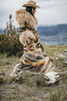 lifestyle Pendleton Blankets, Western Womens Fashion, Shaggy Long Hair, Boho Rock, Mongolian Fur, Pendleton Blanket, Fur Cuffs, Mt Rainier, Rainier National Park