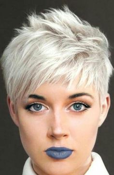 Style Bob, Short Hair Cuts For Round Faces, Blonde Wavy Hair, Hollywood Waves, Hairstyle Trends, Short Grey Hair, Styling Hair, Best Short Haircuts, Round Face Haircuts