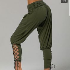 Brand New. Never Been Worn. Soft And Silky, Comfy, Lightweight, Polyester Cropped Pants. On Trend Right Now. Army Green. Size Medium. Womens Long Pants, Boho Beach Dress, Hip Style, Womens Camisoles, Womens Floral Dress, Beach Maxi Dress, Long Dress Casual, Casual Lace, Women Long Dresses