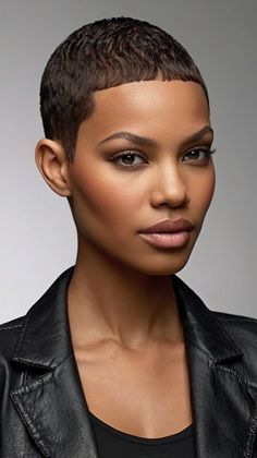 👑 Effortless Layered Bob Short Haircuts for Black Women Inspiration Hip Hair, Edgy Hairstyles, Ethnic Hair, Haircuts For Black Women, Layered Bob Short, Hair Maintenance Tips, Women Inspiration