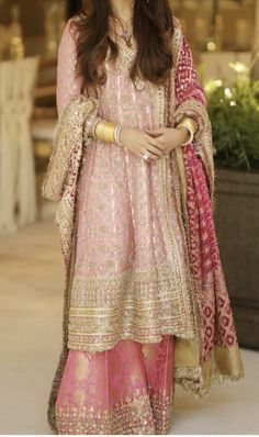 Sister Dress For Wedding, Bride Sister Dress, Dress For Bride, Pakistani Women Dresses, Desi Wedding Dresses, Dresses For Wedding Guest, Asian Bridal Dresses, Party Wear Dress, Lace Dress Design