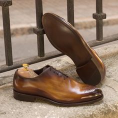 Mario whole cut Patina - Q by QS Man Closet, Dapper Fashion, Patina Style, Designed Shoes, Custom Design Shoes, Custom Made Shoes, Hot Style, Leather Artisan, Wide Shoes