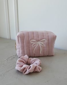 Bow Makeup Bag In Dusty Rose Color, Coquette Quilted Muslin Toiletry Bag With Embroidered Bow, Gift for Best Friend, Bridesmaid Gift