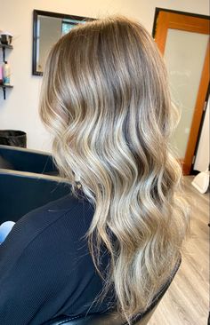 Light Brown To Blonde Balayage, Light Brown To Blonde, Blonde Hilights, Brown To Blonde Balayage, Blonde Layered Hair, Bright Blonde Hair