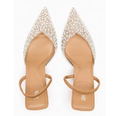 Slingback Heels With Front Pearl Detail. Pointed Toe. Back Strap With Elastic Piece. Heel Height: 2.8 Inches (7 Cm) Summer High Heels, Modern Sandals, Rhinestone Heels, Womens Golf Shoes, Slingback Heels, Slingback Shoes, Slingback Heel, Sandal Fashion, Back Strap