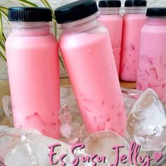 minuman segar dingin pop ice Minuman Jelly, Es Jelly, Strawberry Jelly, Fruit Jelly, Food Recepie, Pretty Food, Easy Dinner, Mason Jars