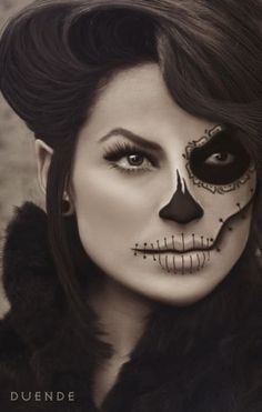 #HALLOWEEN instagram #contest #concours #makeup #halloweenmakeup Horror Smink, Makijaż Sugar Skull, Extreme Make-up, Carnaval Make-up, Fete Emo, Halloweenský Makeup, Dead Makeup, Cool Halloween Makeup, Cruella Deville