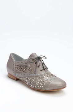 Lace Oxfords, Oxford Shoes Outfit, Mode Shoes, Shoe Gallery, Women Oxford Shoes, Grey Shoes, Classic Shoes, Crazy Shoes, Dream Shoes