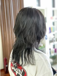 Wolf Cut Hair, Hair Streaks, Asian Short Hair, Hairstyles For Layered Hair, Wolf Cut, Shot Hair Styles, Hair Stylies, Haircuts For Medium Hair, Haircuts Straight Hair