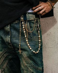 Mens Jewelry Outfit, Pocket Chain Men, Accessories For Men Aesthetic, Mens Outfits With Jewelry, Men Jewelry Outfit, Pearls On Men, Gold Jewelry Aesthetic Men, Men S Jewelry, Boy Jewelry Aesthetic