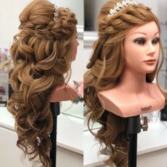 Maggi Curls Hairstyle, Barbie Style Hairstyles, Side Partition Hairstyles Indian Wedding, Cute Hairstyles Quick, Long Hair Hairstyles Easy, Ponytail Hairstyles For Wedding, Hairstyle For Engagement, Mehndi Hairstyles