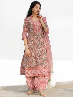 Normal Kurti, Tailor Stitching, Sharara Kurti, Jaipuri Kurti, Jeans Casual Outfit, Kameez Design, Suits For Women Indian, Cotton Suit Designs, Salwar Pants