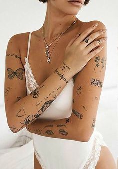 Tato Minimal, Silhouette Tattoos, Best Sleeve Tattoos, Subtle Tattoos, Sleeve Tattoos For Women, Fine Line Tattoos