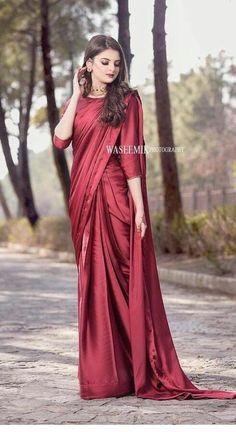 Dressed for Forever: Unveiling Contemporary Bridal Fashion Maroon Satin Saree, Maroon Saree, Latest Bridal Dresses, Cast A Spell, Plain Saree, Pakistani Fancy Dresses, Pakistani Fashion Party Wear