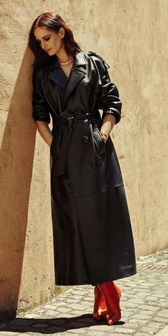 Leather Coat Outfit, Leather Dress Outfit, High Heel Dress Boots, Leather Coat Womens, Best Leather Jackets, Long Leather Coat, Leather Trench, Eva Green, Cape Coat