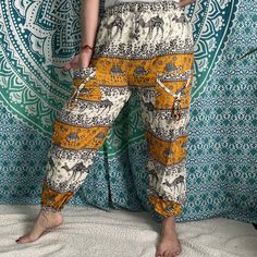 Thai Drawstring two pocket Harem Pants Waist: 23" - 46Hip: 50"Lenght: 43"Inseam: 28"Pockets: twoWeight: 170g Patchwork Overalls, Thai Fashion, Fitted Tablecloths, Summer Candles, Classic Candles, Hippie Bags, Mens Activewear, Active Wear Tops, Active Wear For Women