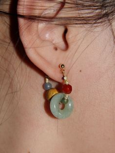 Colorful Bead Earrings, Vintage Jewelry Design, Scandinavian Jewelry Design, Stone Bead Jewelry Ideas, Jade Hoop Earrings, Trendy Earrings 2024, 2025 Jewelry Trends, Homemade Earrings Ideas, Bead Jewellery Making Ideas