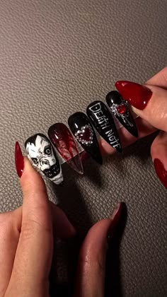 Death Note press ons 🖤🩸 for shop link in bio Misa Inspired Nails, Misa Amane Inspired Nails, Misa Amane Nails, Deathnote Nails, Resident Evil Nails, Tokyo Ghoul Nails, Horror Nails, Gothic Nails, Anime Nails