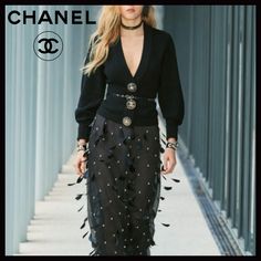 Item code: P73102 K10512 94305 Cashmere from CHANEL, Party Style, Elegant Style, Casual Style, Long Sleeves, Medium, Glitter, Logo, 2022-23FW Chanel Cardigan, Chanel Party, Glitter Logo, Party Style, Office Fashion, Style Elegant, Party Fashion, Luxury Handbags