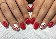 Red Nails With Accent Nail Christmas, Bow Nails For Christmas, Cute Xmas Nails Short, Short Xmas Nails Red, Red Christmas Nails Natural, Bow Design On Nails, Christmas Nails Ribbon, Red Bow Nails Christmas, Red Xmas Nails Short