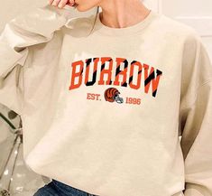 Cincinnati B.engals Sweatshirt, Who Dey Shirt, Joe Burrow Sweatshirt Vintage Bengals Sweatshirt, Joe Burrow Bengals, Bengals Joe Burrow, Who Dey, Nfl Vintage, Joe Burrow, Vintage Hoodies, Cincinnati Bengals, Cute Fits