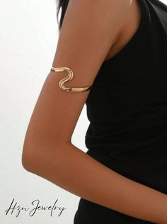 📍PRODUCT SIZE Diameter: 7.5 cm Diameter: 3 inch 📍PRODUCT FEATURES Color: Yellow Gold Gender: Women Material: Iron Type: Arm Cuff Style: Fashionable ✈ PROCESSING TIMES All orders are shipped within 1-2 business days after order is received. 📍TRANSPORT İncludes tracking number   💫 Thank you for choosing our store Gold Arm Cuff Aesthetic, Golden Arm Cuff, Gold Arm Bangle, Arm Cuff Jewelry Gold, Gold Arm Jewelry, Gold Arm Bands, Arm Cuff Outfit, Arm Jewelry Gold, Upper Arm Jewelry