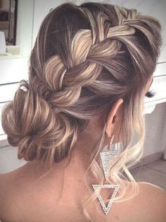 Spiked Hair, Bridesmaid Hair Updo, فستان سهرة, Hoco Hair Ideas