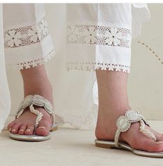 White Trouser Design, Pants Ideas, Stitching Ideas, Trouser Design, Salwar Kamiz, Casual Wear Dress