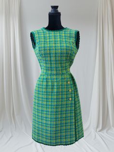 Green tweed early 60's dress. Beautiful details. You can add a blouse or turtleneck underneath. For a different look add a blazer or sweater. Versatile, timeless style. Size 4-6. Condition in very good vintage condition, some variation in the fabric weave, nothing overly noticeable, refer to photos for example. Measurements across 13 inch waist, Armpit to Armpit 17 inches. Green Tweed, 60s Dress, Tweed Dress, Dress Clothes For Women, Timeless Fashion, Retro Fashion, Vintage Outfits, Turtle Neck, Dress Outfits