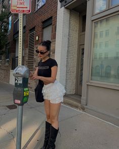 Float Dress Outfit, Fluffy Shorts Outfit, Black Bloomer Shorts, Puffy Shorts Outfit, Ruffle Bloomers Outfit, White Ruffle Shorts Outfit, Bloomers Outfit Black Women, Ruffled Shorts Outfit, Outfits With Bloomers