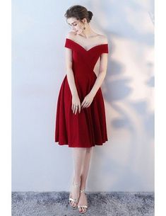 Dark Red Grad Dresses, Damas Dresses, Burgundy Gown, Homecoming Party, Party Dresses Online, Grade 8, Grad Dresses, Burgundy Red, Dark Red