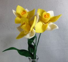 Hey, I found this really awesome Etsy listing at https://www.etsy.com/listing/237007848/artificial-flowers-bouquet-3-yellow 3 Flower Bouquet, Bouquet Of Daffodils, Golden Daffodils, Daffodil Bouquet, Felt Bouquet, Yellow Daffodils, Artificial Flower Bouquet, Felt Craft