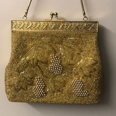 Purse Size 9”X7” Beautiful Gold Tone Bead Purse. Very Nice Vintage Good Condition. Bead Purse, Beaded Purses, Mini Bags, Yellow Color, Mini Bag, Coin Purse, Gold Tones, Bag Lady, Purse