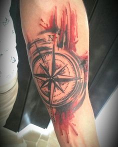 Tattoo Compass Rose, Compass Tattoos Arm, Tattoo Design For Men, Stammestattoo Designs, Tattoo Red, Ring Finger Tattoos, Small Tattoos With Meaning