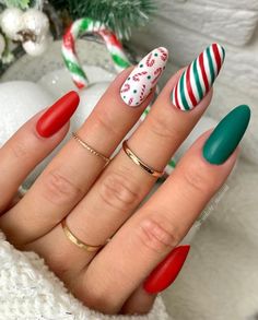 Simple Christmas Nails Medium Length, Modern Christmas Nails, Xmas Nail, Gel Overlay, Holiday Nail, Colorful Nails