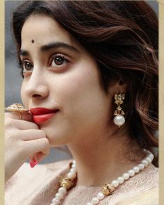 Jahnvi Kapoor, Bright Red Lipstick, Janhvi Kapoor, Vintage Photoshoot, Indian Photoshoot, 90s Looks, Indian Woman, Indian Aesthetic, Floral Outfit