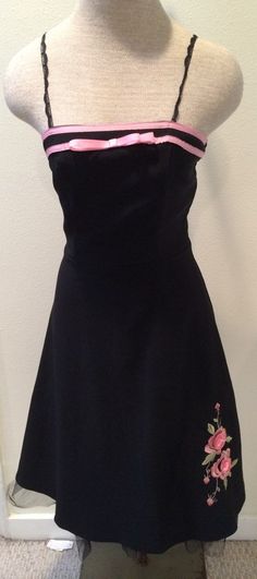 "Really sweet and pretty fitted party dress. Dress has zipper in back for closure, pink ribbed ribbon detail across top and black tulle layers underneath at bottom of built in crinoline slip to give it fullness. Black tulle layer extends at the bottom 2 inches. Gives it that ballerina look. Also, the pink embroidery standout detail of flower petals is 3 dimensional at the lower left bottom. Truly Lovely! Made by M Collection Size 3/4 Please check the measurements I give you to ensure proper fit Ribbon Dress Fashion, Girly Goth, Pink And Green Dress, Goth Fits, Fitted Party Dress, Dress Outfits Party, Black And Pink Dress, Pink Dress Short, 2000s Clothes