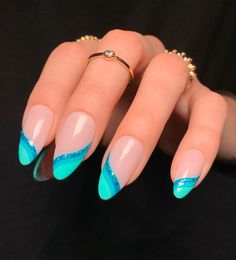 Ombre teal abstract swirl reusable press on nails Nail Art Funky, Teal Nails, Turquoise Nails, Fancy Nails Designs, Her Nails, Fancy Nails, Chic Nails