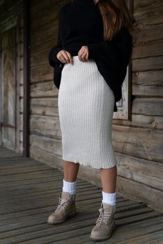 Beautiful skirt for your festive time look. Elasticated waist line will feel extremely comfortable. Hand knitted midi skirt is made of 100% skin soft merino wool. Sustainable garment will last you for many years. Warm, stylish pencil skirt will match with your favourite top. It's a win-win, improving the environment because we use organic merino yarns on purpose of zero waste principles. Merino yarns are suitable for sensitive skin. Soft organic yarns are intchy-free, skin friendly. Oeko-Tex® ce Wool Skirt Outfit, Midi Skirt Outfit Winter, Long Knit Skirt, Knit Skirt Outfit, Long Puffy Sleeves, Rok Outfit, Plus Size Pullover, Midi Skirt Outfit, Pencil Skirt Outfits