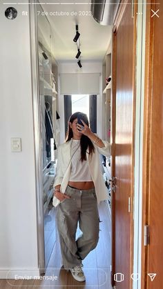 Casual Bar Outfits, Outfit Oversize, Bar Outfits, Outfits Con Jeans, Looks Pinterest, Diy Clothes Design, Basic Outfits, Dress Codes