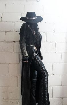 Goth Cowboy, Cowboy Aesthetic, Wilde Westen, Fest Outfits, Cowboy Outfits, Rock Punk, Mode Inspo, Dark Fashion