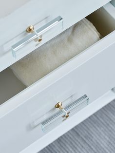 Rectangle Glass Knob Pulls - Crystal Clear Elegance for Your Furniture Highlights: Elevate the style of your furniture and accentuate its beauty with our exquisite Rectangle Glass Knob Pulls. Designed to perfection, these glass dresser knobs offer a touch of sophistication and elegance to any space. With their crystal clear appearance and sleek rectangular shape, they will effortlessly enhance the overall aesthetic of your furniture. Usage: These versatile glass knobs can be used in a variety of applications, making them perfect for both residential and commercial settings. Update your kitchen cabinets by replacing outdated knobs with our crystal kitchen knobs, adding a touch of modernity and glamor to your culinary space. Transform your bedroom or living room furniture with these unique d Crystal Kitchen, Glass Dresser, Dresser Knob, Acrylic Drawers, Kitchen Knobs, Drawer Pulls And Knobs, Crystal Knobs, Glass Knobs, Brass Knobs