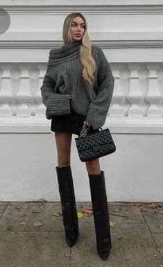 Celine Knitwear, Outfit Elegantes, Camila Morrone, Mode Hippie, Casual Knitwear, Long Sleeve Jumper, Off Shoulder Sweater, Outfits Winter