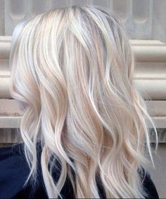 50 Scrumptious Fall Hairstyles & Shades - My New Hairstyles Longbob Hair, Platinum Blonde Hair Color, Cool Blonde Hair, Blonde Hair Shades, Hair Color Highlights, Trendy Hair Color, Hair Shades, Platinum Blonde Hair