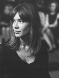 Francoise Hardy Hair Curt, Center Part Bangs, Rachelle Lefevre, Parted Bangs, Hair Envy, Grunge Hair, Medium Length Hair Cuts, Hair Day