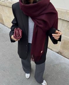 Burgundy Scarf Outfit, Red Scarf Outfit, Scarf Aesthetic, Burgundy Outfit, Scarf Outfit, Corporate Outfits, Cute Winter Outfits, Interview Outfit, 가을 패션