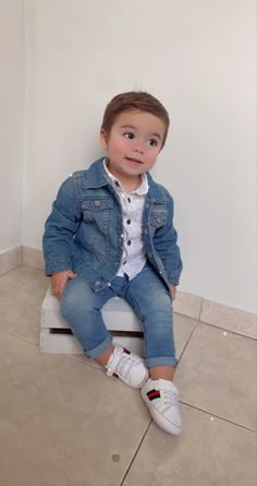 Todler Outfits For Boys, Baby Boy Outfits Stylish, 1 Year Baby Boy Birthday Dress, One Year Old Boy Dress Clothes, Ootd Kids Boys Outfit, Toddler Boy Jean Jacket Outfit, Newborn Jeans Boy, Kids Dress Boys, Baby Boy Hairstyles