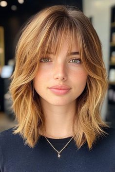 Embrace a light and airy look with soft layers and wispy bangs! 🌸 This style adds gentle movement and a touch of elegance, perfect for a fresh, effortless vibe. Layers With Wispy Bangs, Shoulder Length Haircuts With Bangs, Layers And Wispy Bangs, Blonde Hair With Fringe, Cute Shoulder Length Haircuts, Jayne Matthews, Bob Hair Styles, Good Haircut, Shoulder Length Haircuts