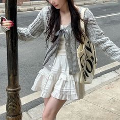 Korean Fashion Cute, Preppy Mode, Cardigans Women, Tie Front Cardigan, Cardigan Outfits, Young Fashion, Mode Inspo, Really Cute Outfits, Girly Outfits